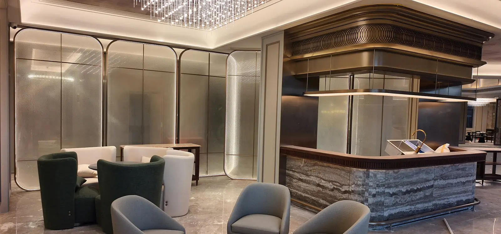 连锁酒店公区玻璃隔断与大门工程实景